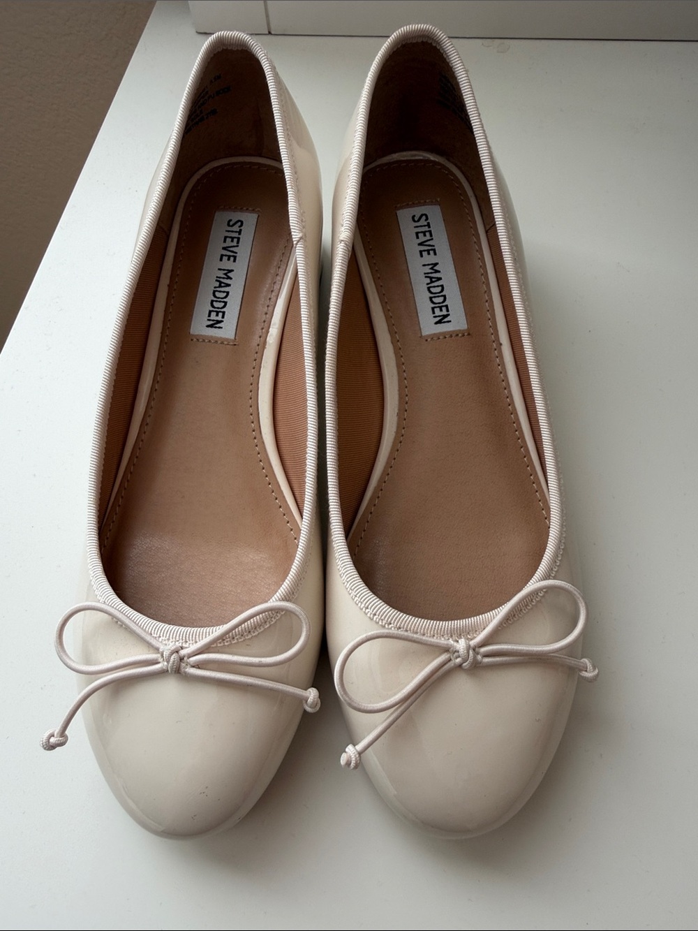 Steve Madden Cream Patent Ballet Flats with Bow